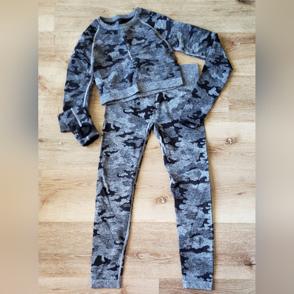 Camo Print Sweatshirt and Leggings Set NWOT SZ S/M